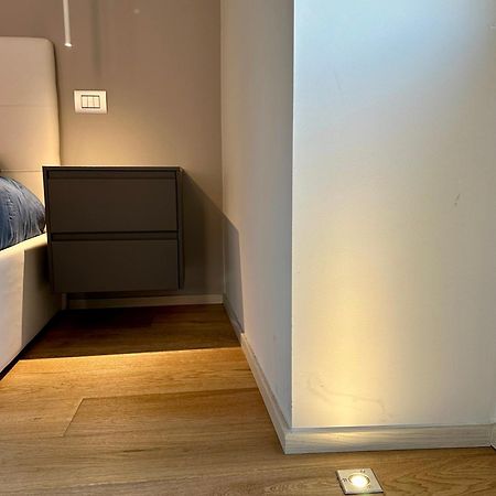 Lr Deluxe Apartments - Fondazione Prada - Metro M3 Milano Eksteriør billede