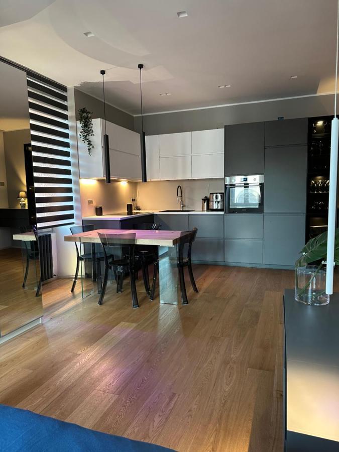 Lr Deluxe Apartments - Fondazione Prada - Metro M3 Milano Eksteriør billede