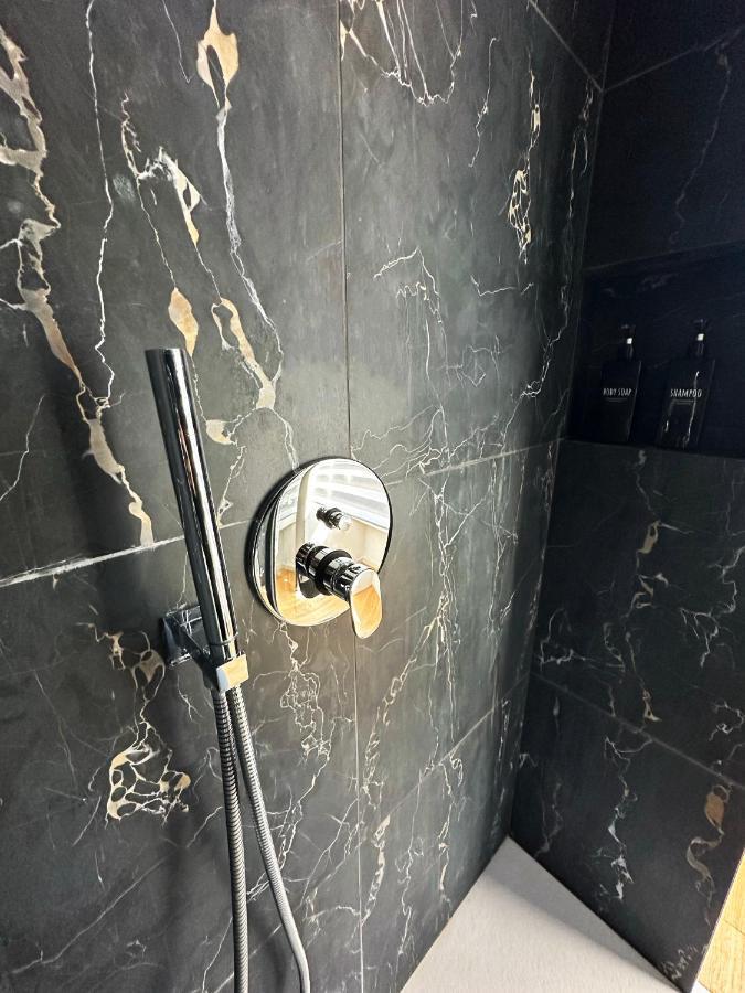 Lr Deluxe Apartments - Fondazione Prada - Metro M3 Milano Eksteriør billede